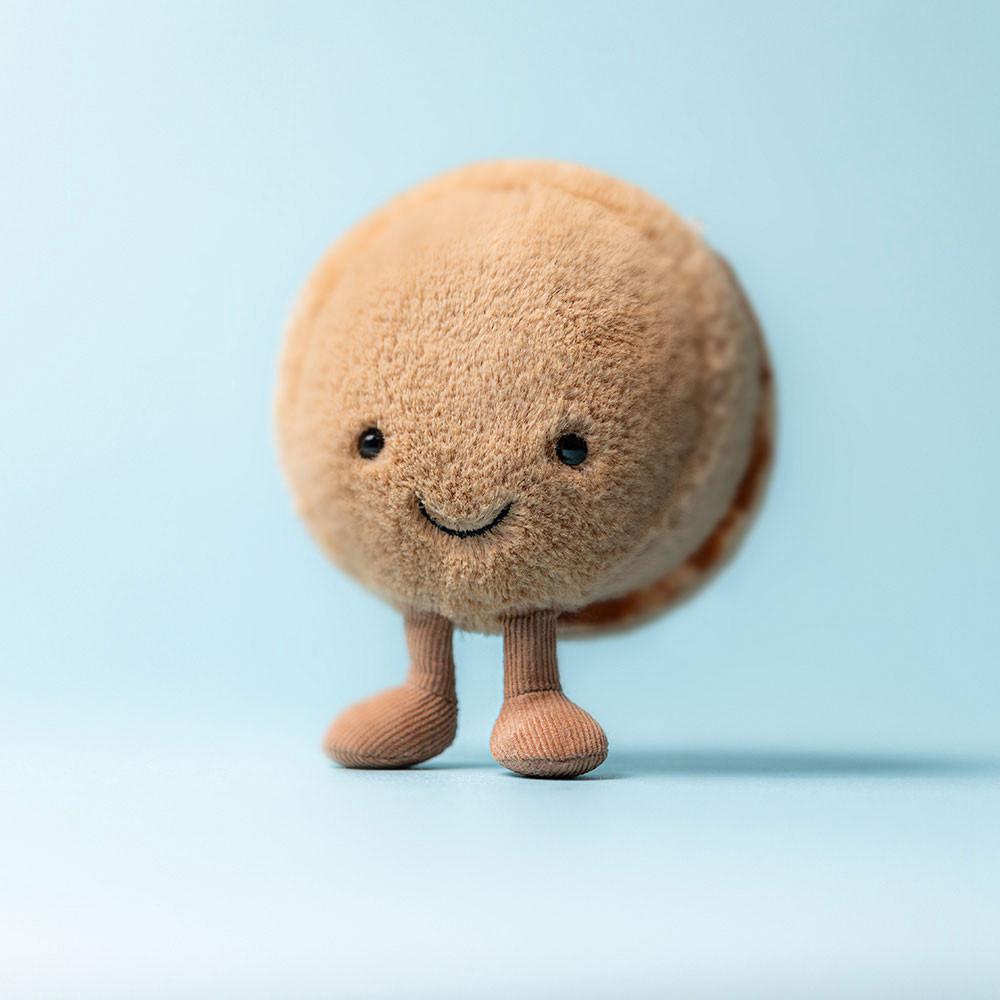 Pluszaki Jellycat Amuseables Mona Macaron,12cm x 10cm x 5cm Brązowe | Polska  LFNC-49305